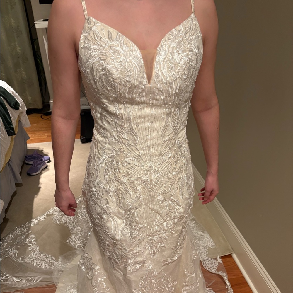 Elegant Lace Wedding Dress
